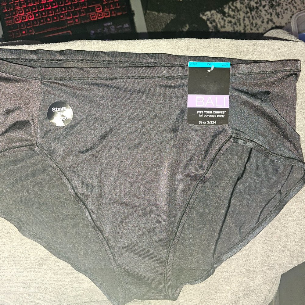 NWT Bali 2XL/9 BLACK Fits Your Curves Hi-Cut Full Coverage Panty.